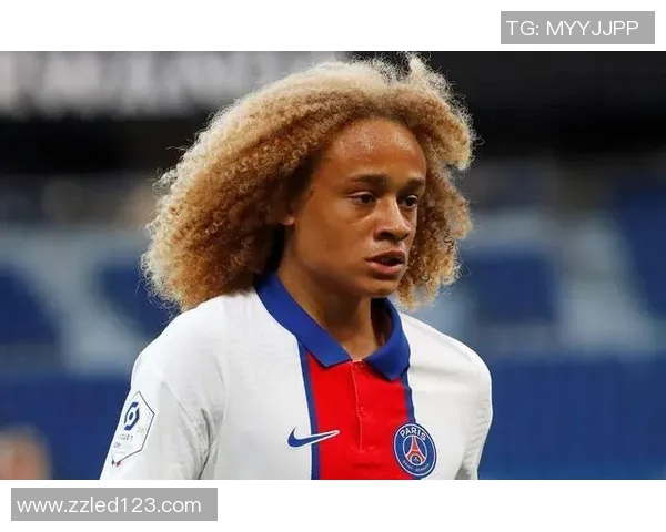 哈维西蒙斯的崛起之路:从青训新星到足球场上的闪耀明星 哈维西蒙斯的崛起之路:从青训新星到足球场上的闪耀明星